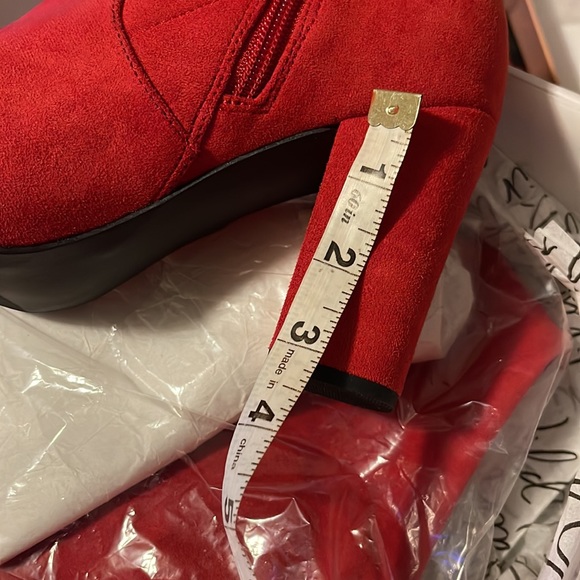 Boots - Picture 5 of 8